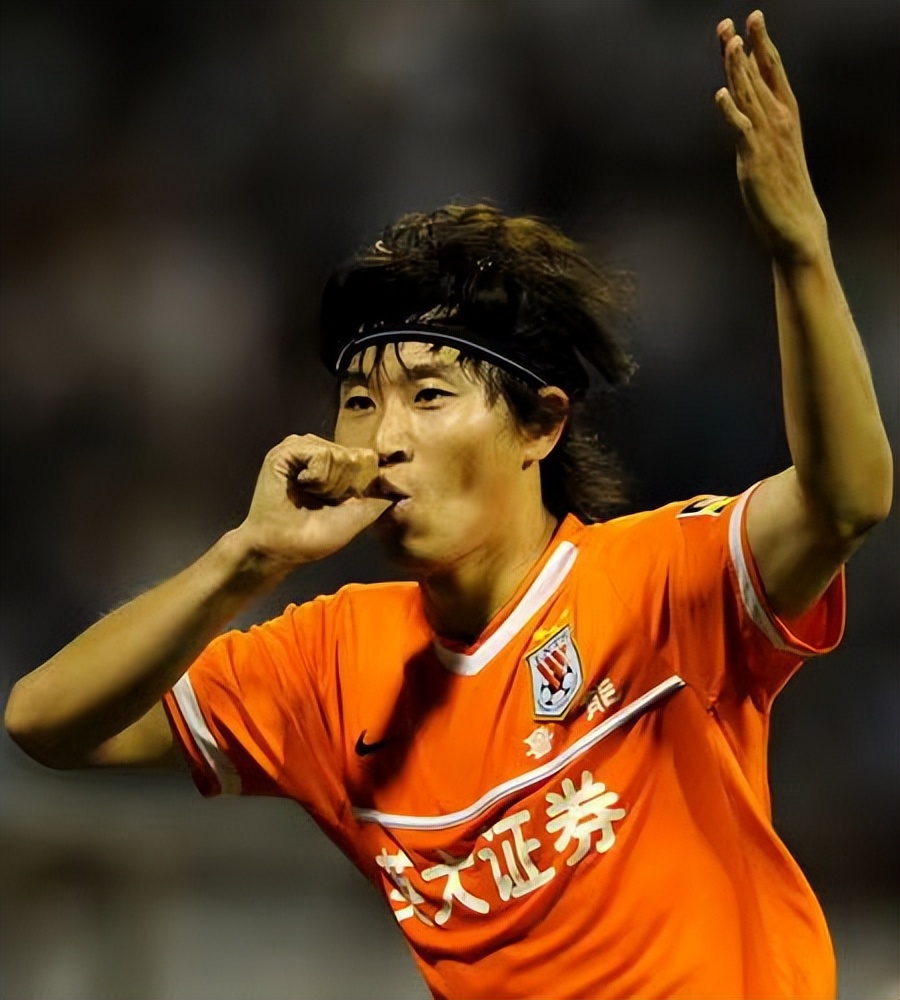 山东泰山训练开放日，今夜队长鼓劲引欢呼，荷甲在即，年轻球员得到机会的简单介绍-开云体育首页